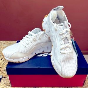 Women’s Reebok Zig Dynamica Training/Running Shoes, NWOT, White/Tan, 8 1/2